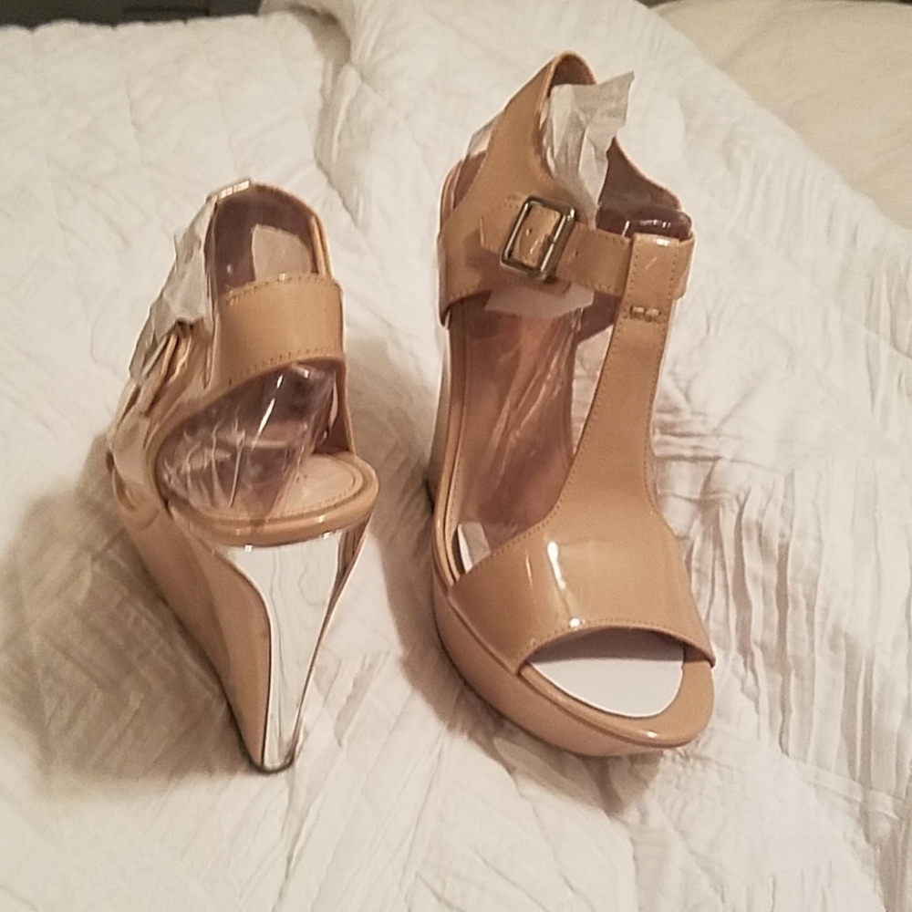 Steve Madden cream platform wedge